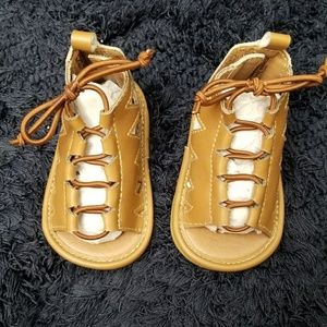Infant girls sandals size 2